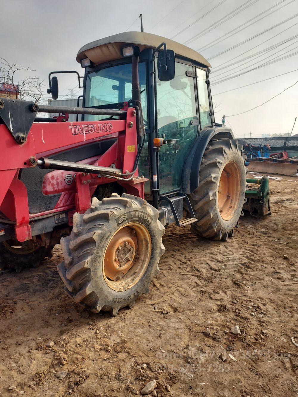 TYM 트랙터 T552 (55마력) 뒤우측면