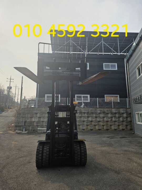 두산 지게차 4.5톤 자동발 (4.5톤) 앞좌측면