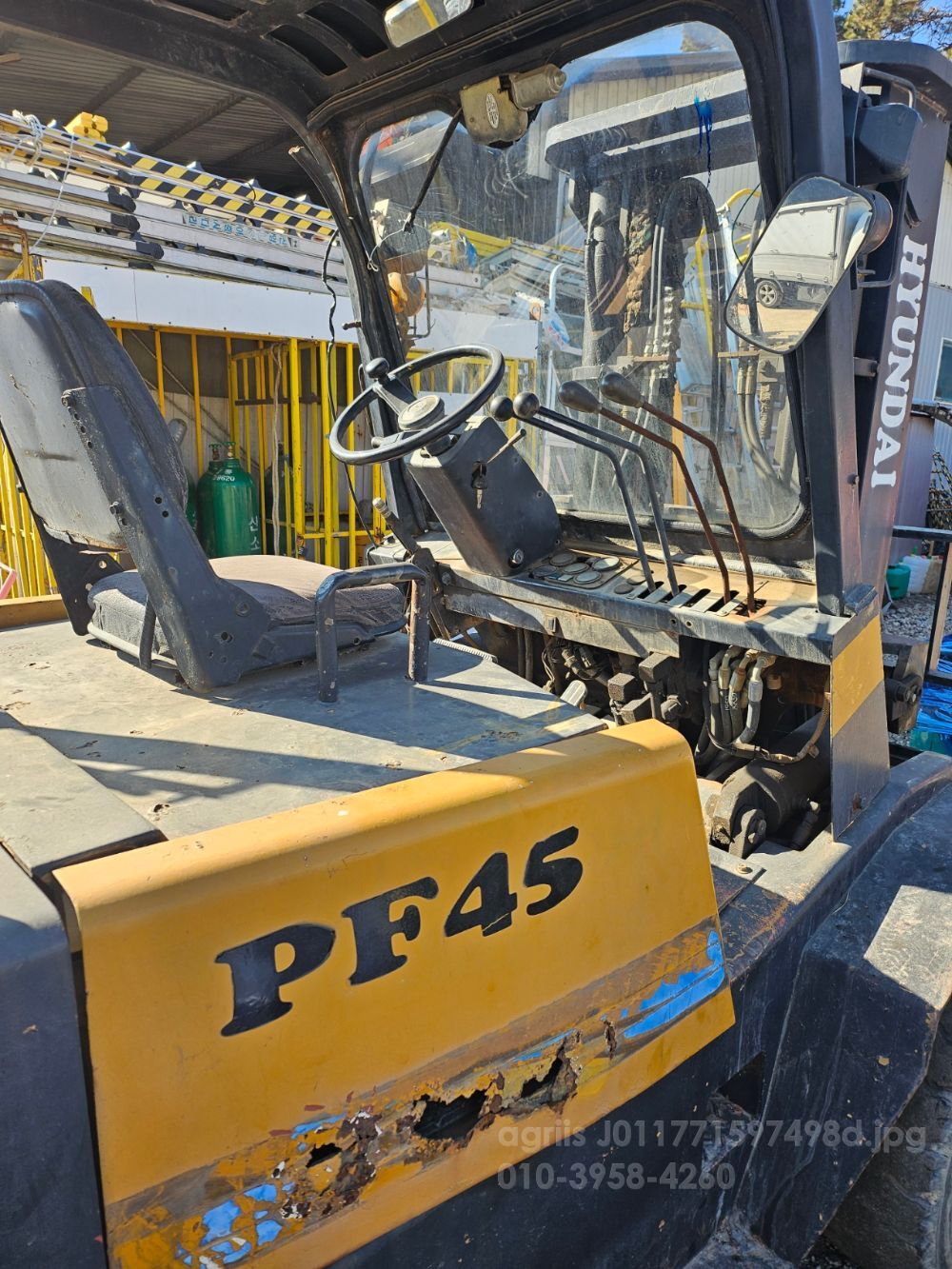 현대 지게차 PF45 (4.5톤) 뒤우측면