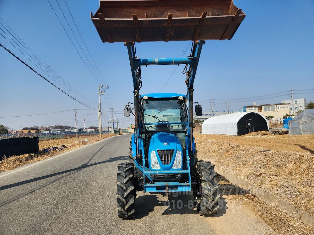 LS 트랙터 U6162 (62마력) 뒤우측면