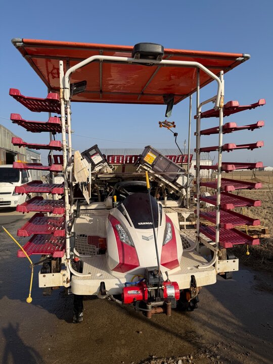 Yanmar Rice transplanter YR8D (8Rows) 앞좌측면