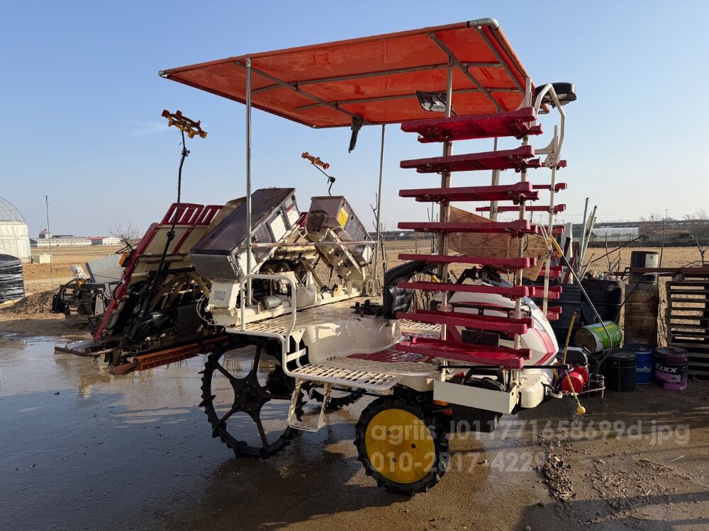 Yanmar Rice transplanter YR8D (8Rows) 뒤우측면