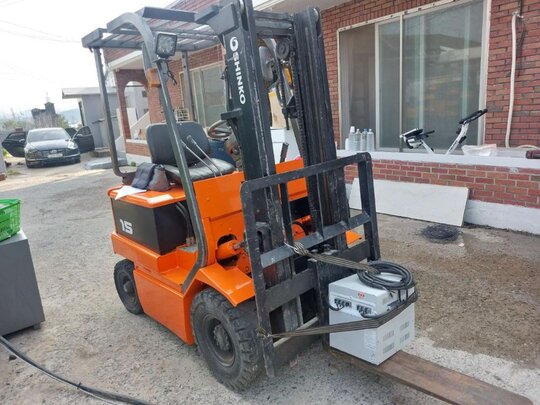 신코 지게차 7FBR18 (1.5톤) 앞좌측면