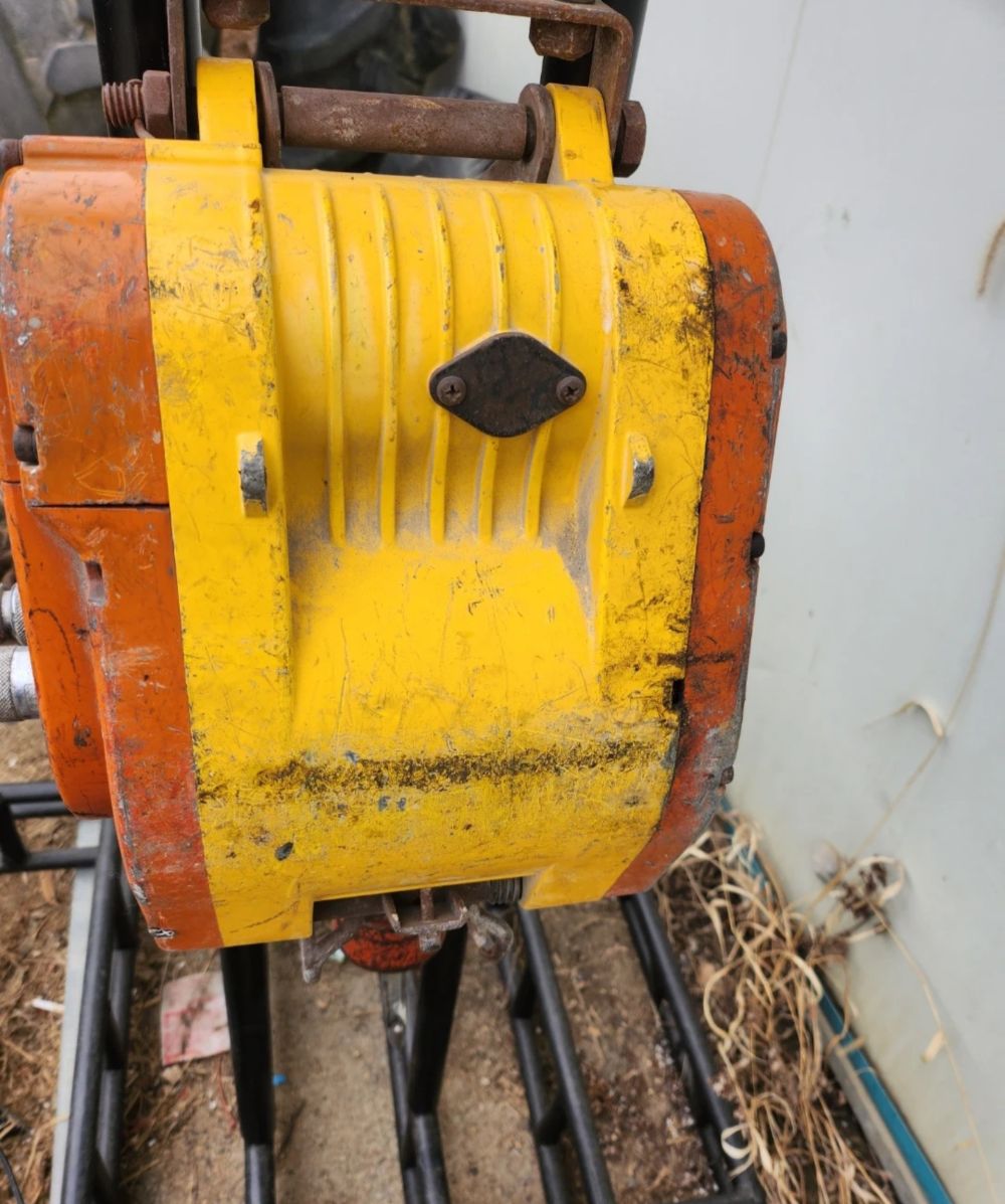  전동 윈치 250kg 220V  앞좌측면