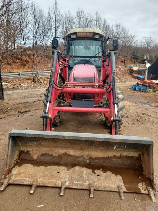 TYM 트랙터 T552 (55마력) 앞좌측면
