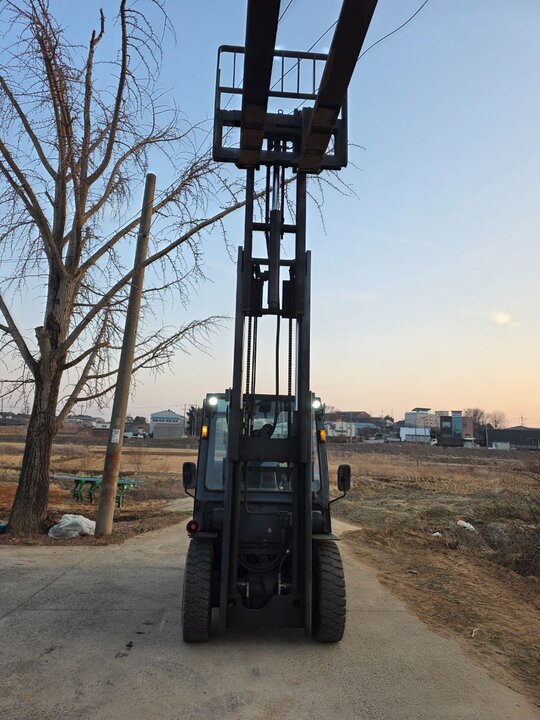두산 지게차 노랭이 (3.5톤) 앞좌측면