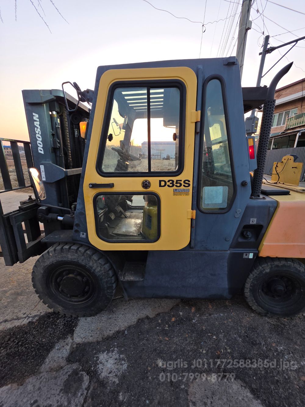 두산 지게차 노랭이 (3.5톤) 뒤우측면