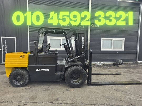Doosan Forklift 4.5톤 자동발 (4.5톤) 앞좌측면