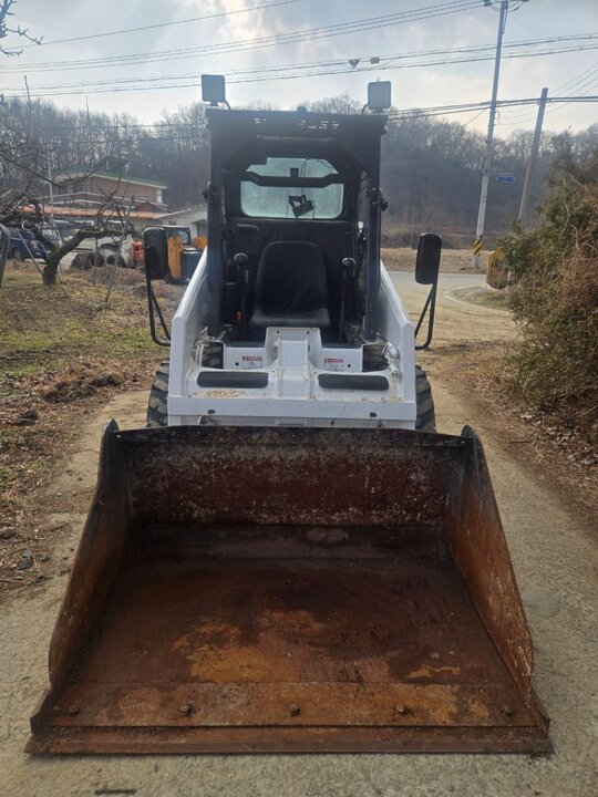 밥캣 스키드로더 753 앞좌측면