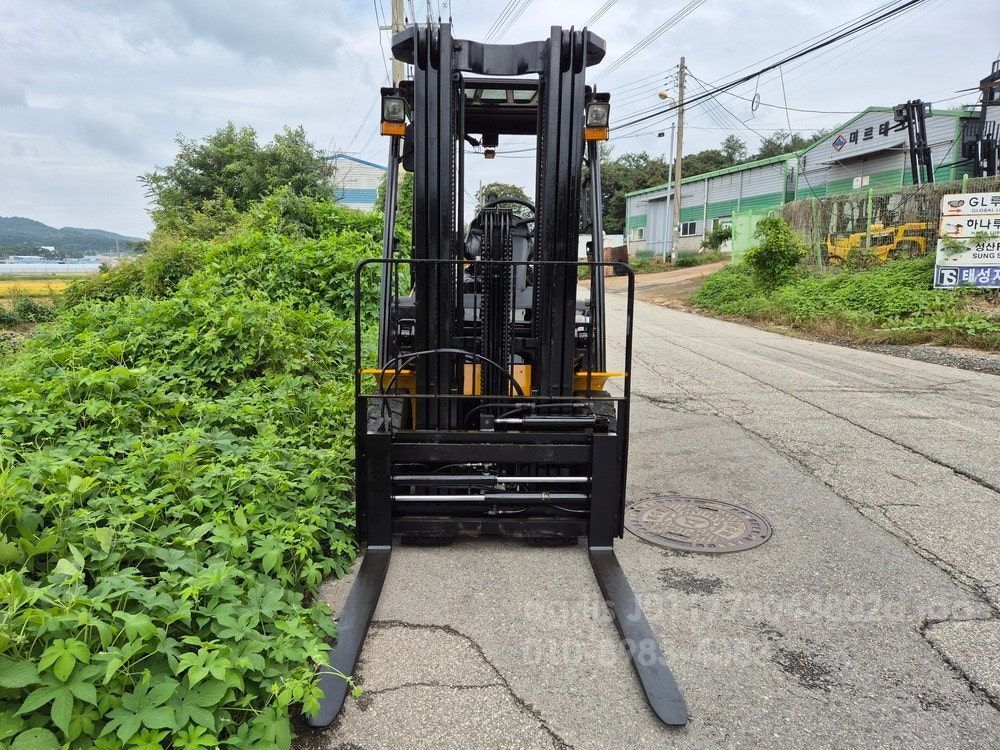 Hyundai Forklift 포렉스 25D-9H (2.5톤) 뒤우측면