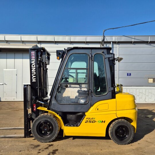 Hyundai Forklift 25D-9H (2.5톤) 앞좌측면