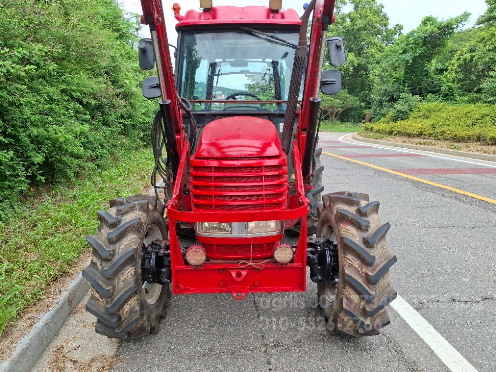 국제 트랙터 EF585 (58마력) 뒤우측면