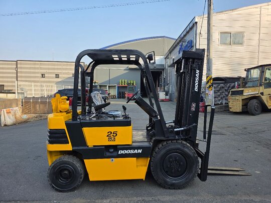 Doosan Forklift LD25S-2 (2.5톤) 앞좌측면
