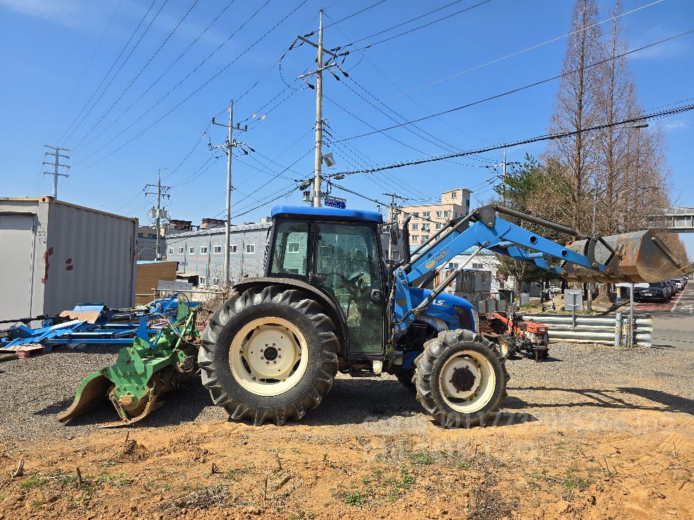 LS Tractor TN75 (75hp) 뒤우측면