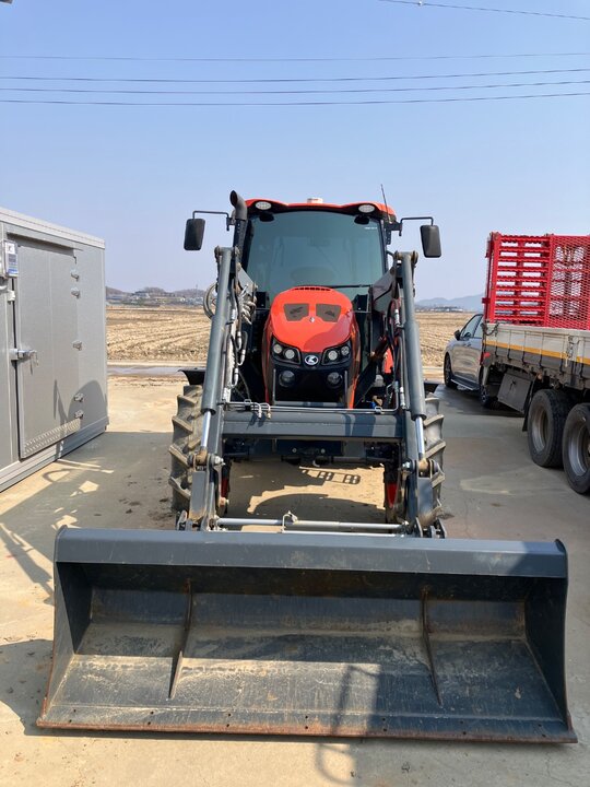 Kubota Tractor MR1157H (115hp) 앞좌측면
