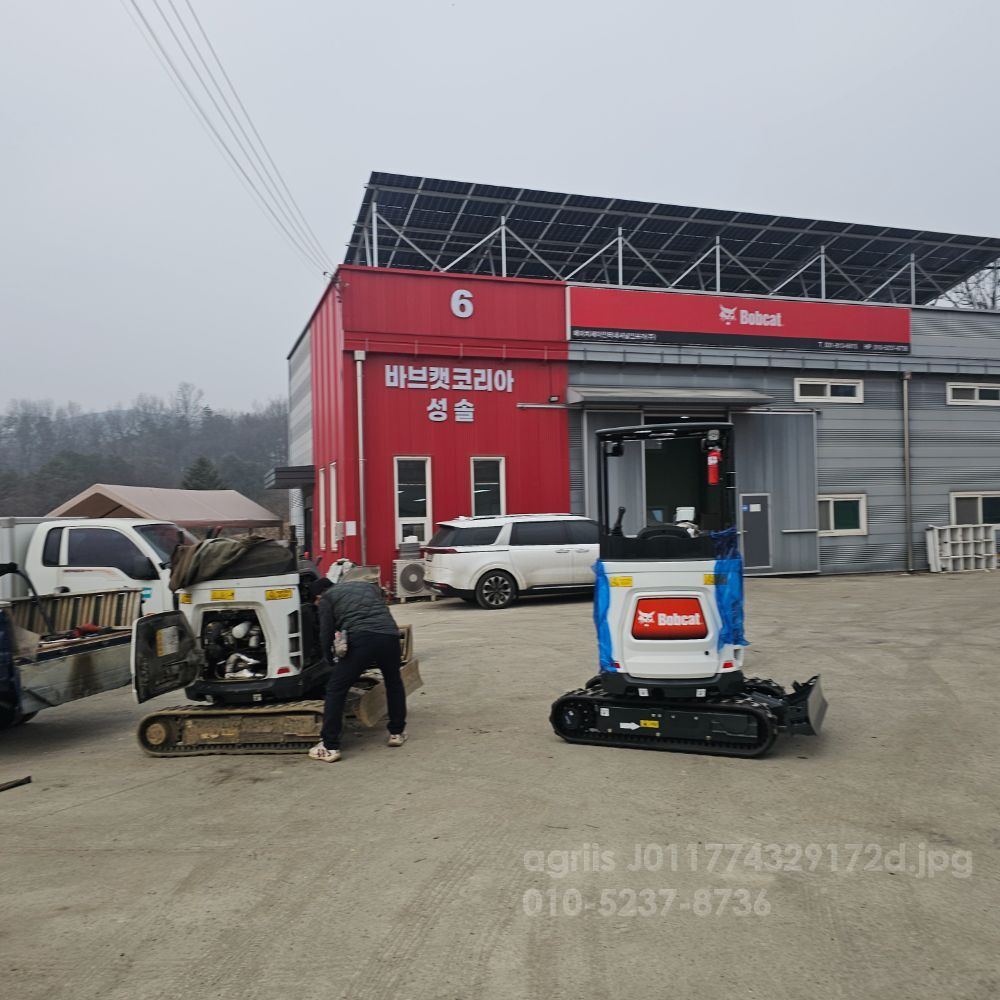  미니굴삭기 E20 bobcat  뒤우측면