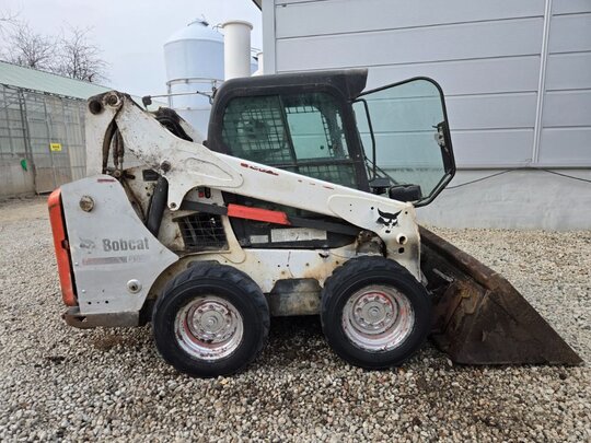 두산 스키드로더 S590 앞좌측면