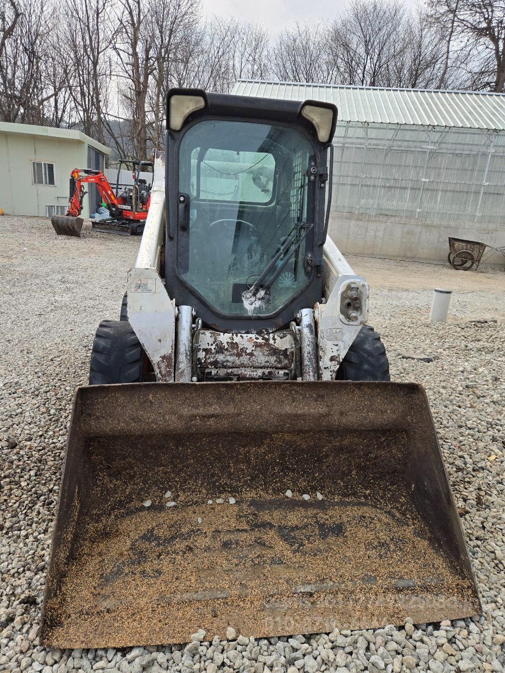 두산 스키드로더 S590 뒤우측면