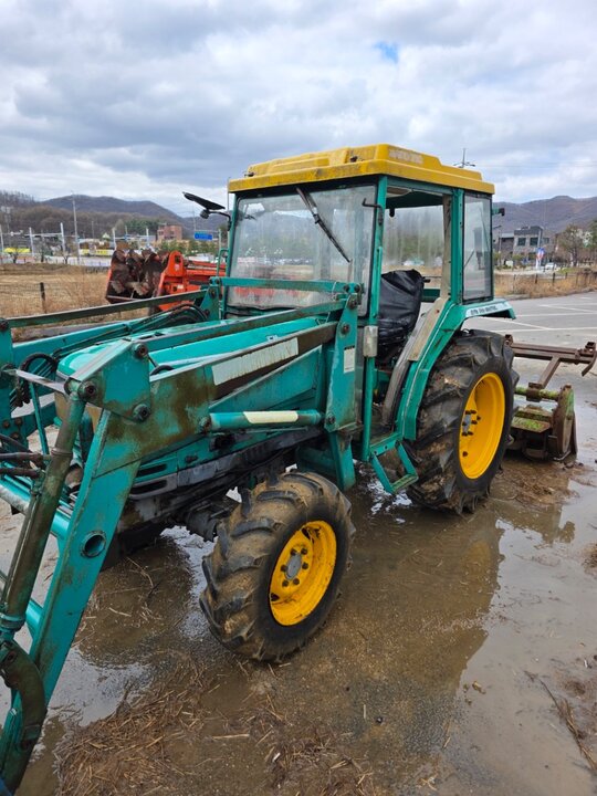 Daedong Tractor (43마력)  앞좌측면