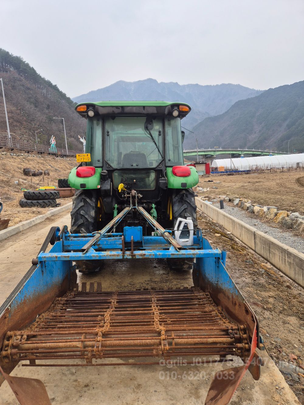 JohnDeere Tractor 5325 (66hp) 뒤우측면