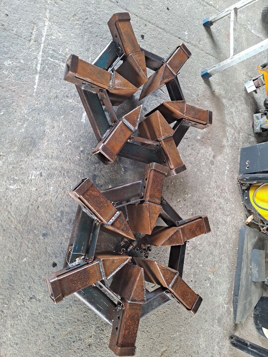 대동 35트랙터철바퀴 철바퀴ㅡ 앞좌측면