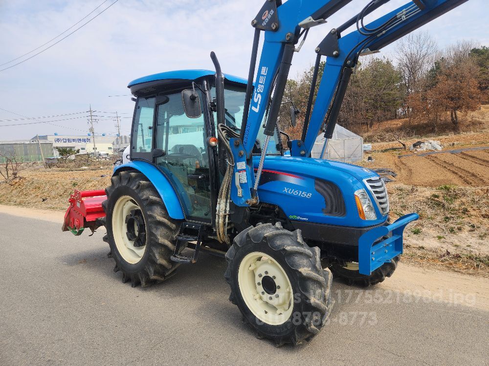 LS Tractor XU6158 (58.8hp) 뒤우측면