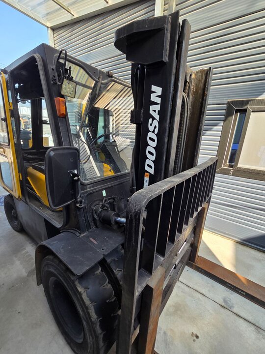  지게차 4.5 4.5톤  앞좌측면