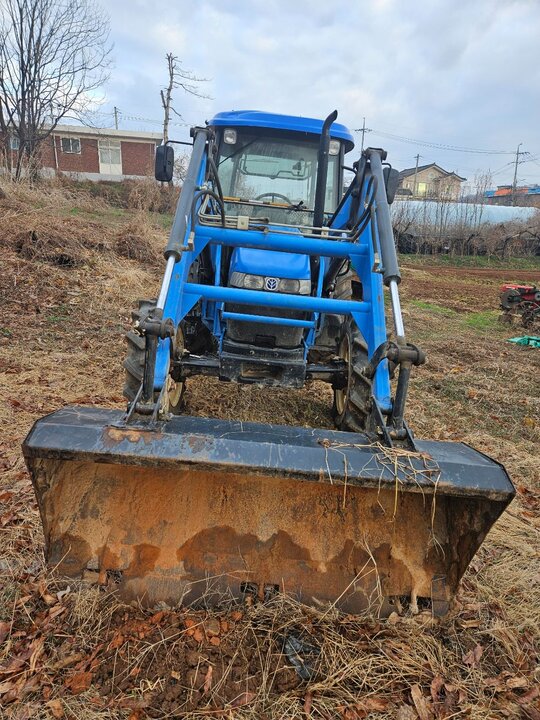 LS Tractor TD70D (70hp) 앞좌측면