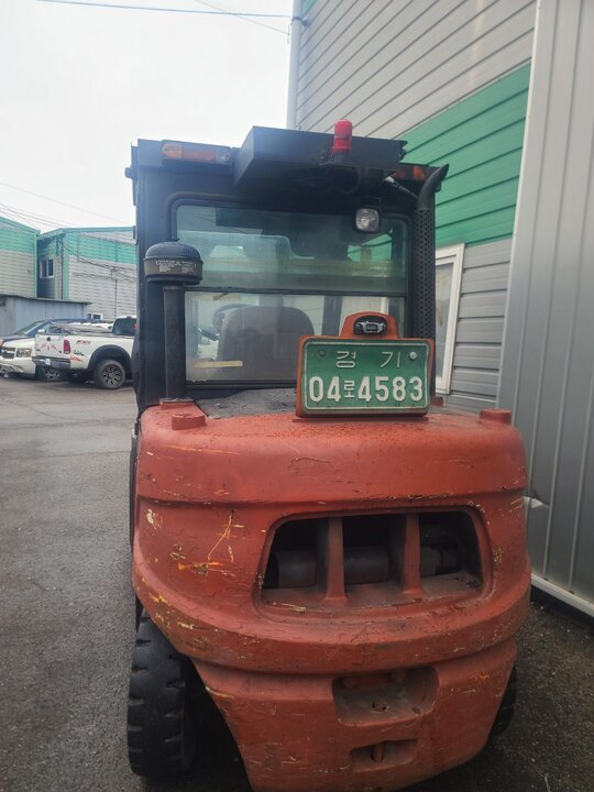  Forklift (4톤)  앞좌측면