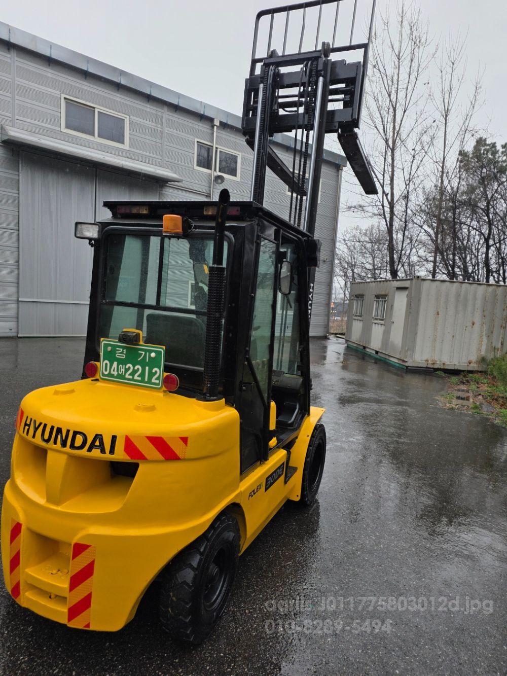 Hyundai Forklift 포렉스3톤 자동발 디젤 (3톤) 뒤우측면