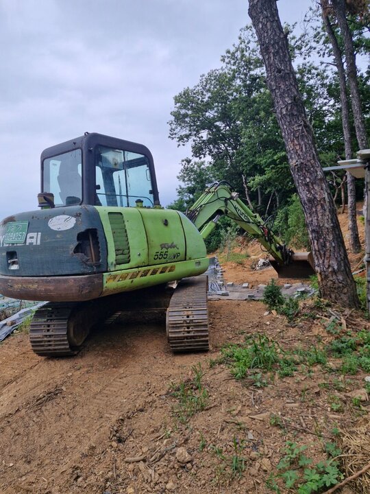 Hyundai Excavator (5톤)  앞좌측면