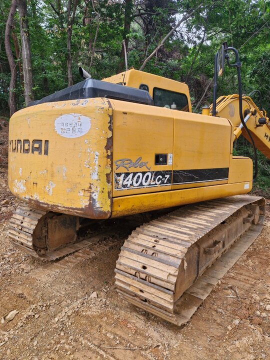 Hyundai Excavator (14톤)  앞좌측면
