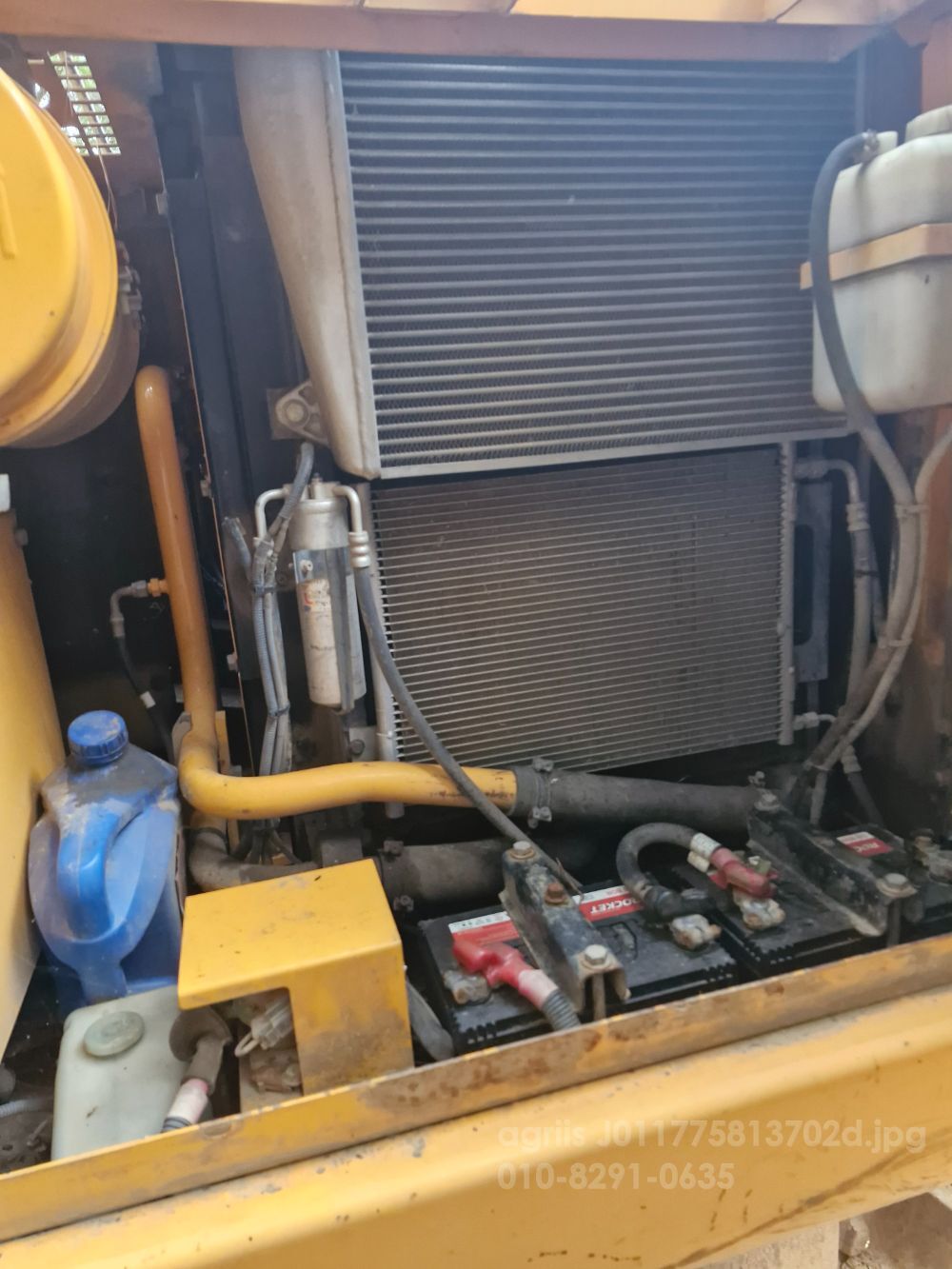 Hyundai Excavator (14톤)  뒤우측면