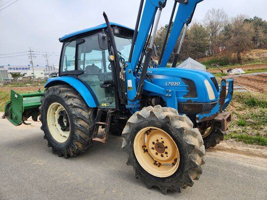 LS Tractor L7030 (85hp) 앞좌측면