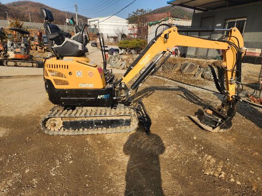  Excavator (1.7톤)  앞좌측면