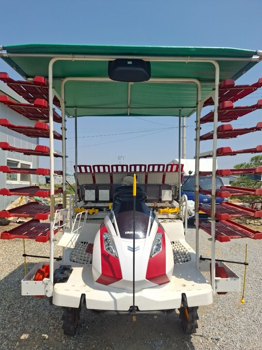 Yanmar Rice transplanter YR6D (6Rows) 앞좌측면