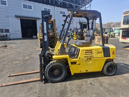 Doosan Forklift fd2톤 디젤 (2.0톤) 앞좌측면