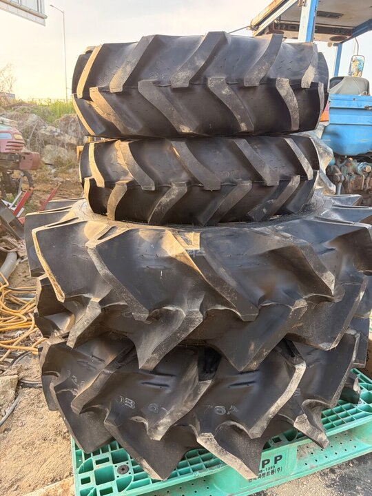  Tractor TX 58마력 TIRON 타이어 (58hp) 앞좌측면