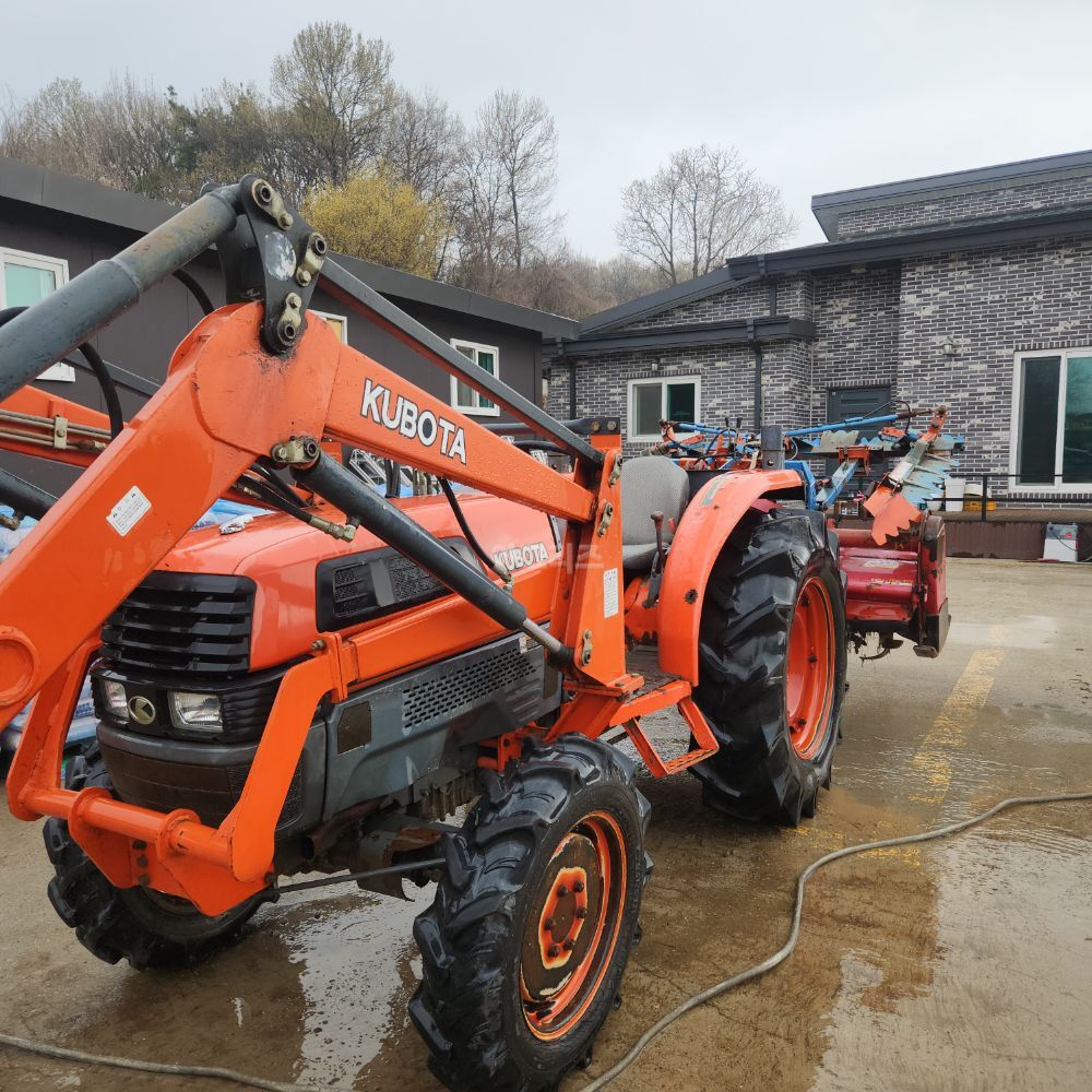 Kubota Tractor L500M (50hp) 뒤우측면