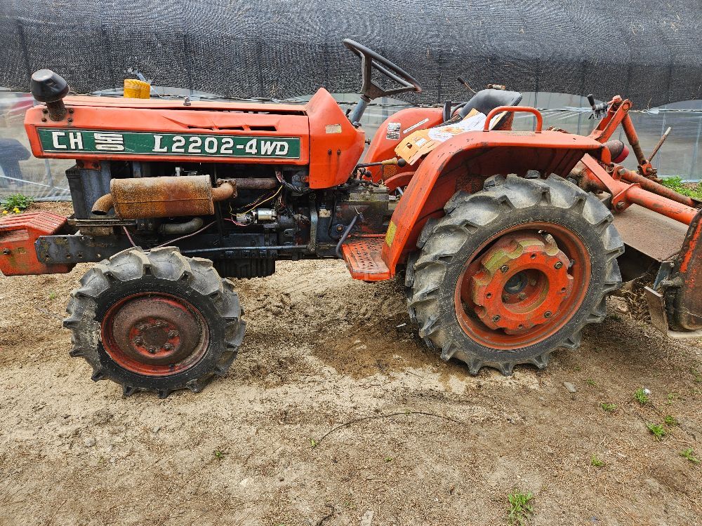 대동 트랙터 L2202-4WD (22마력) 뒤우측면
