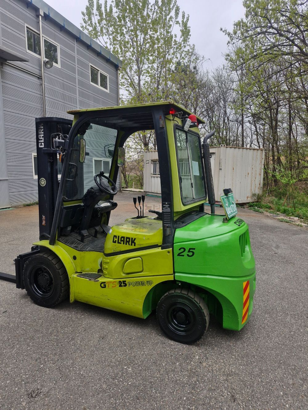 Yanmar Forklift 삼성클락 GTS2.5 (2.5톤) 뒤우측면