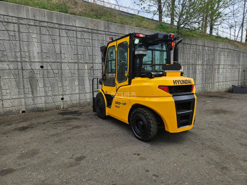 Hyundai Forklift 중고 포렉스 35D-9F 디젤 3.5톤 플프리마스트 (3.5톤) 뒤우측면