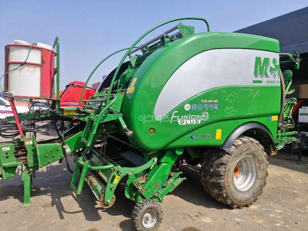 원인터내셔날  원형베일러 퓨전3 플러스 뒤우측면