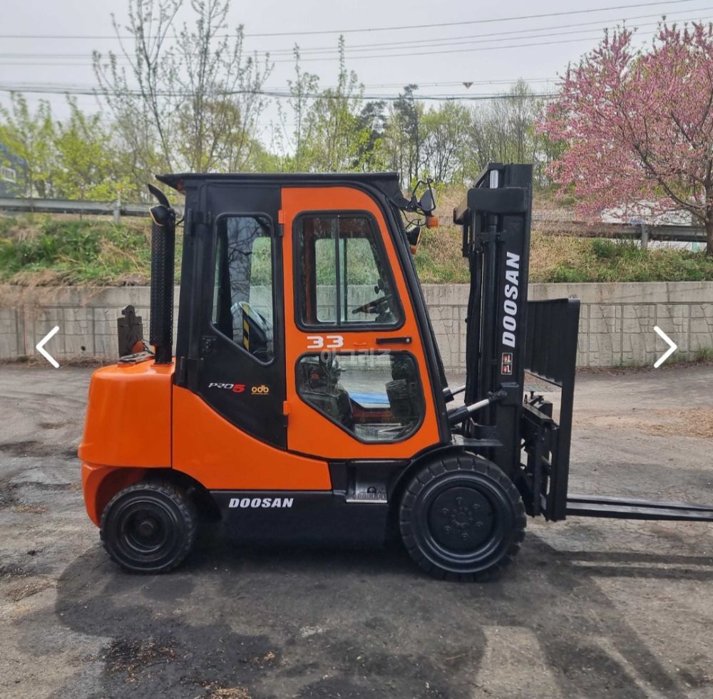 두산 지게차 PRO (3.3톤) 뒤우측면