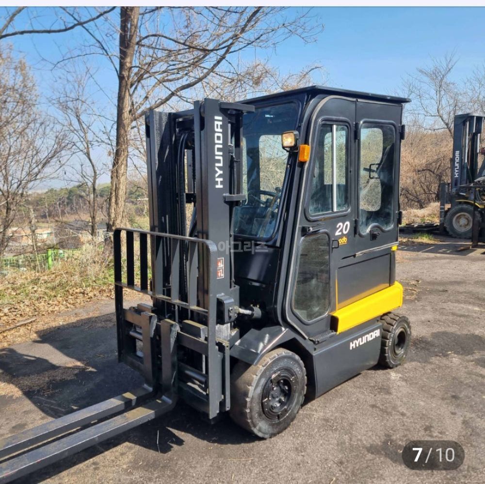 현대 지게차 2톤 전동 (2톤) 뒤우측면