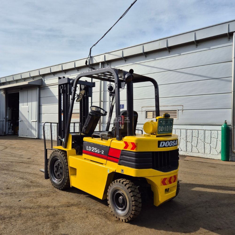 Doosan Forklift LD25S-2 (2.5톤) 뒤우측면