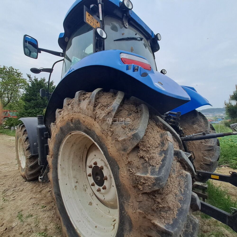 NewHolland Tractor T6070 (135hp) 뒤우측면
