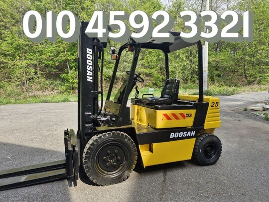Doosan Forklift 2.5톤 3단마스타 사이드쉬프트 (2.5톤) 앞좌측면