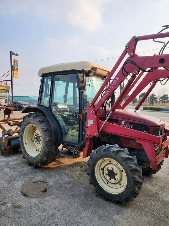 TYM Tractor T500 (50hp) 앞좌측면