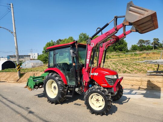 국제 트랙터 LUXEN480 (48마력) 앞좌측면